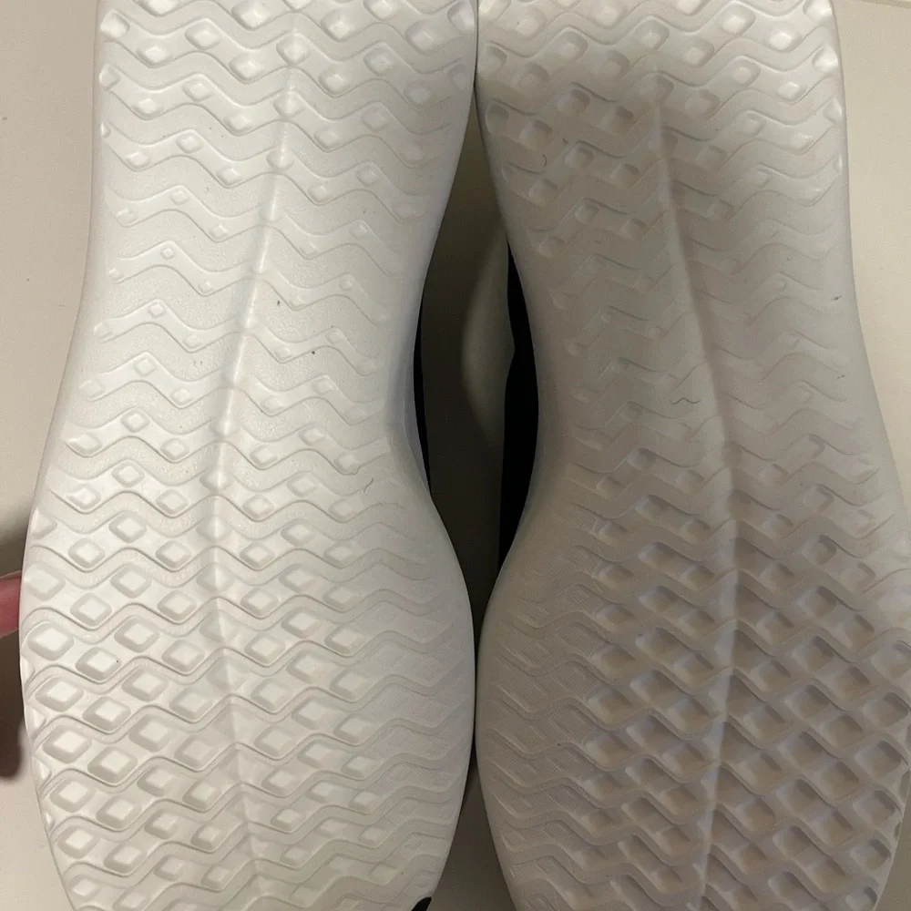 NWOT Cole Haan navy velvet sneakers, size 11 - Picture 7 of 8